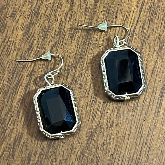 Vintage Gold Tone Black Glass Emerald Cut Hook Earrings - Picture 6 of 9